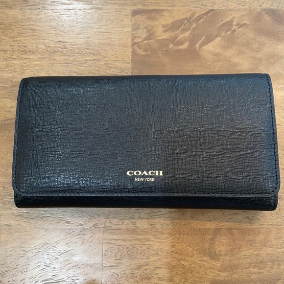 Coach Handbags - Like new Coach leather wallet